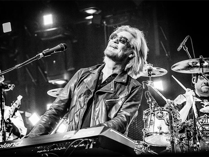 DARYL HALL